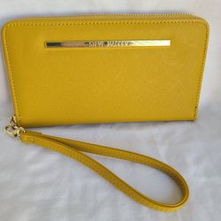 Steve Madden Zip Around Wristlet Wallet