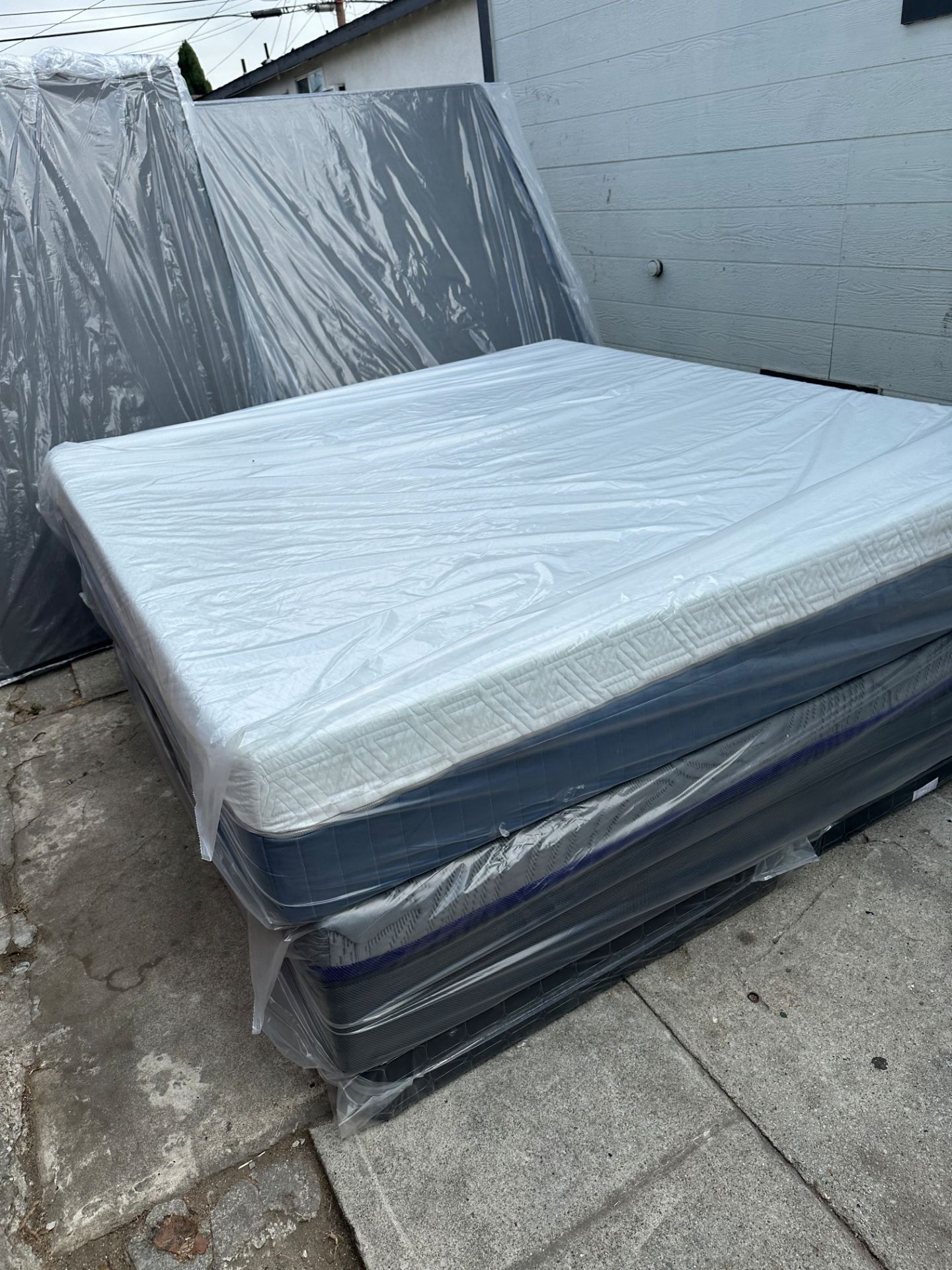 Queen Memory Foam Mattresses new