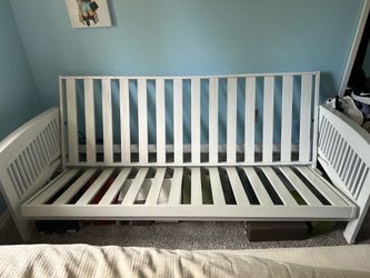 PENDING -FREE Full Size Futon
