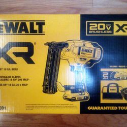 DeWalt 20V XR 18GA Brad Nailer Kit