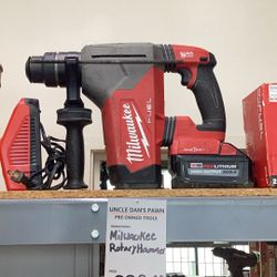 Milwaukee Rotary Hammer 