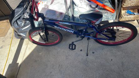 Boys falcon Schwinn bike great condition