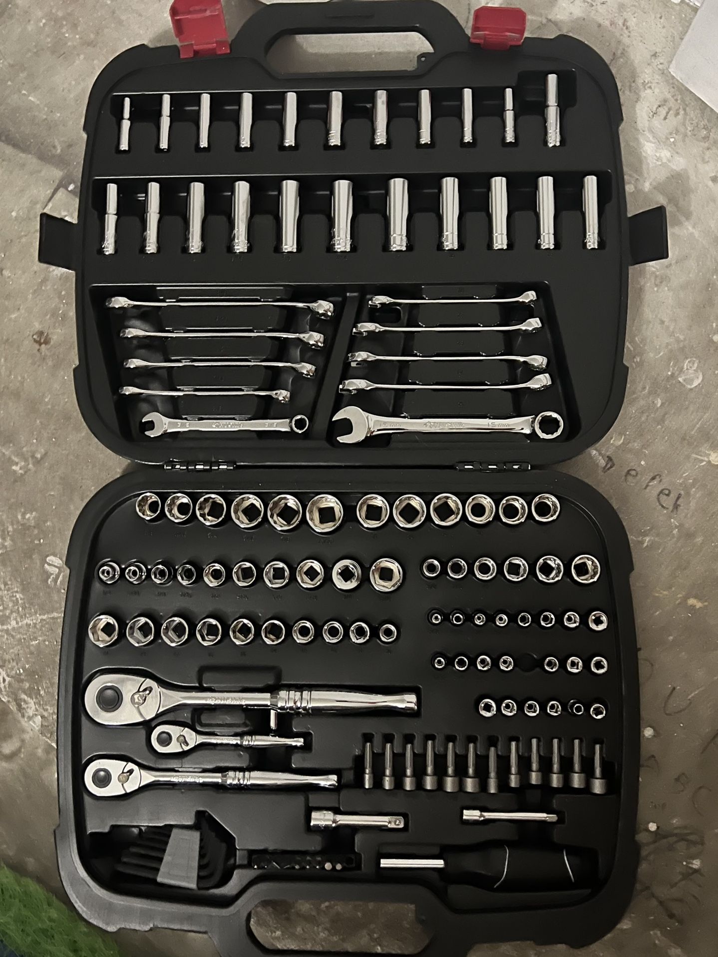 Husky Mechanics Tool Set (134-Piece)