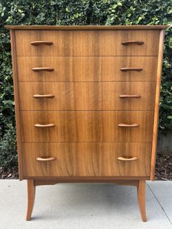 Mid Century Modern Teak Dresser/Highboy/Chest of Drawers