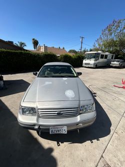 Crown Victoria 2004