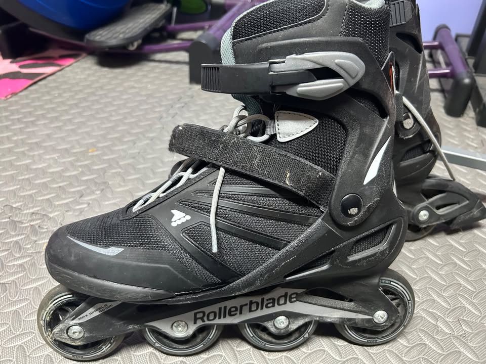 Men’s roller blades