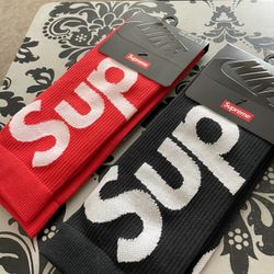 Authentic Supreme Crew Socks Black Red 