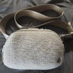 Lululemon fleece everywhere belt bag