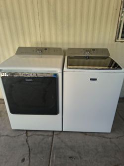 Maytag bravo Washer and dryer gas