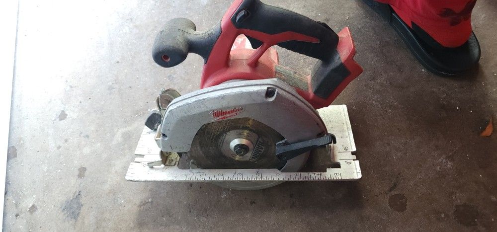 MILWAUKEE 6.5" CIRCULAR SAW - LOCAL PRICE OF 60.00