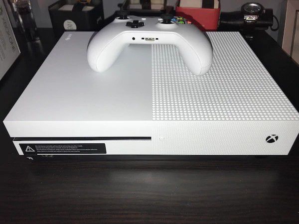 Xbox one s with Xbox live