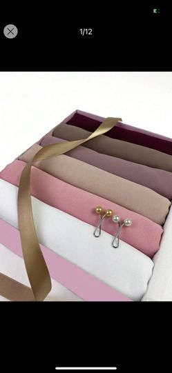 1box Ladies Solid Color Chiffon Daily Headscarf Combo Pack, Chiffon Muslim Scarf Wedding Favors (6pcs Scarves + 2pcs Hair Clips)