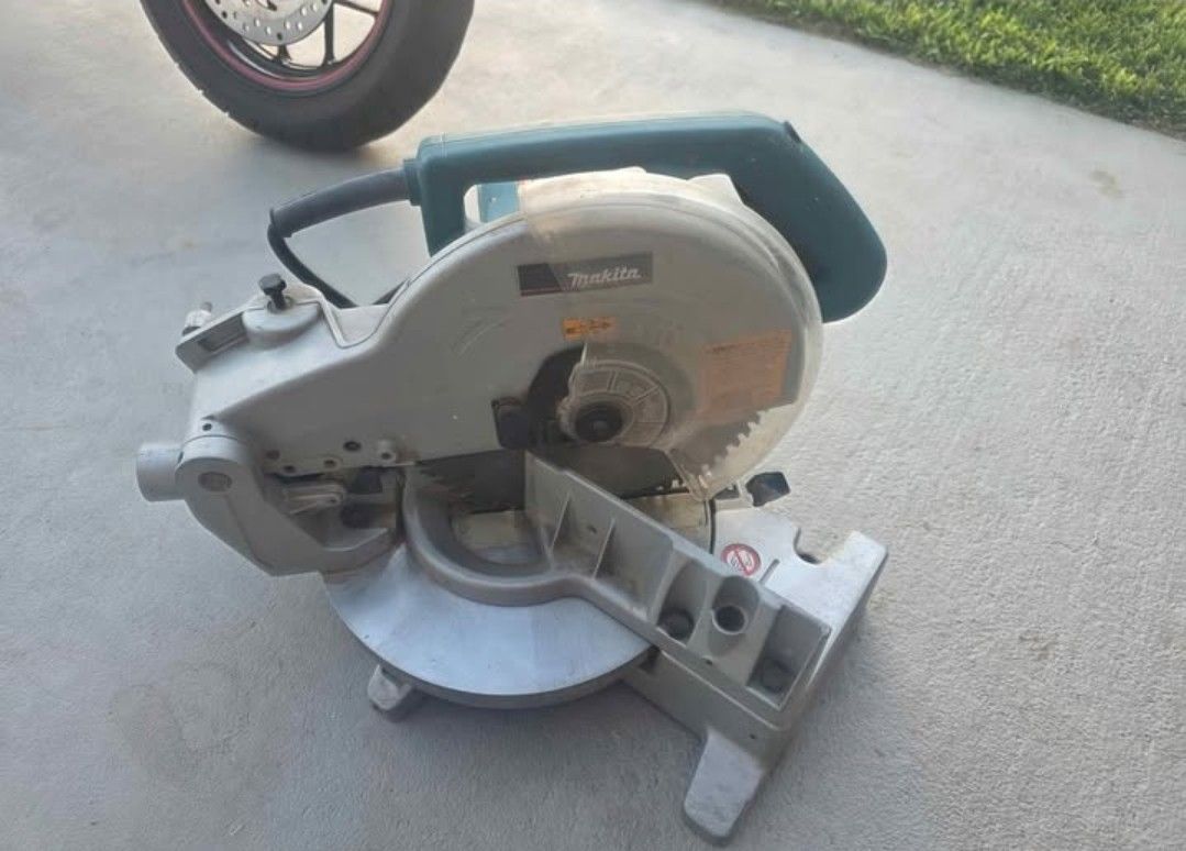 Makita Miter Saw