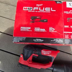 Milwaukee M12 FUEL 12V Lithium-Ion Brushless Cordless 3 in. Random Orbital Detail Sander