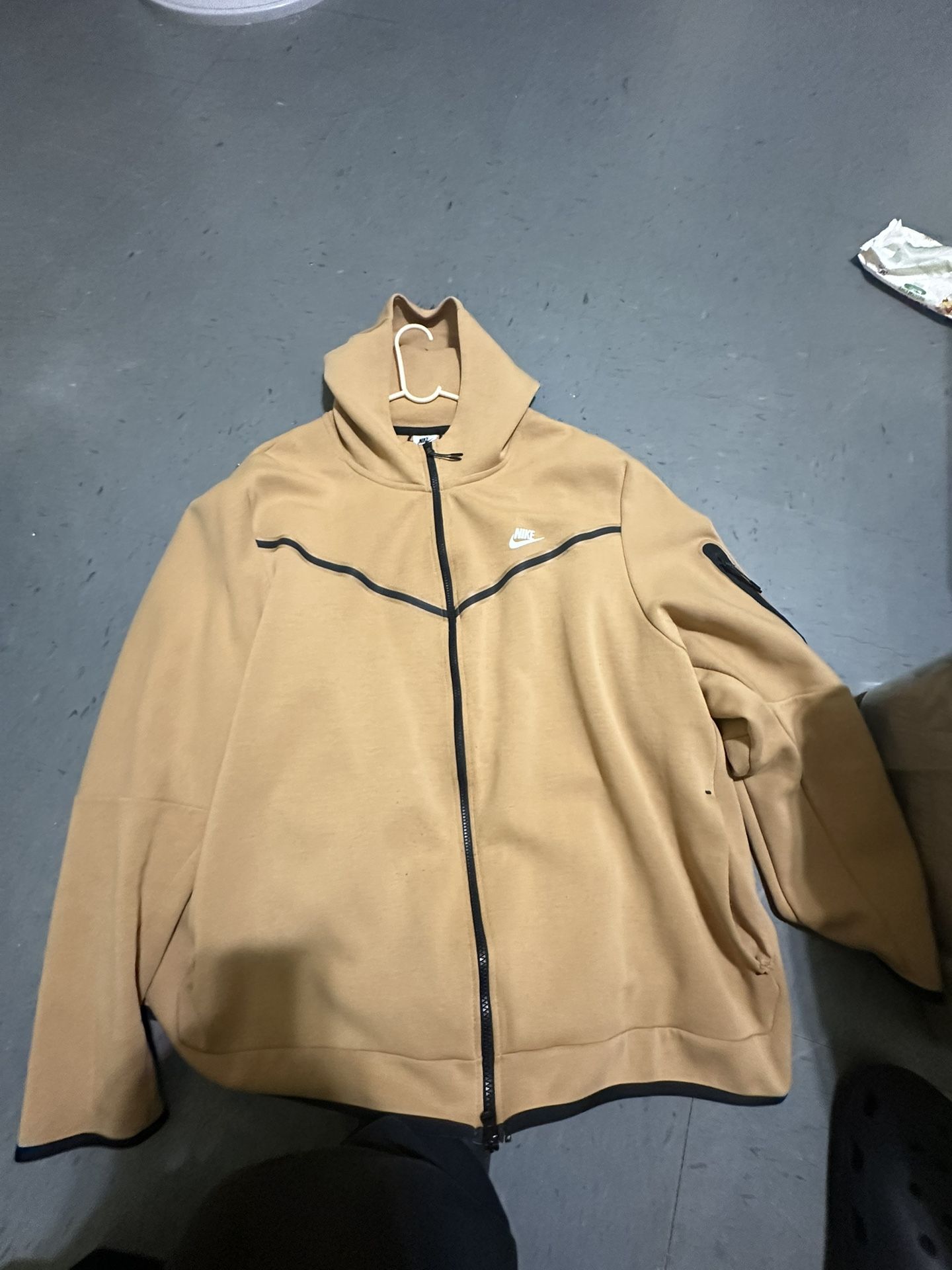 Nike Tech khaki Color