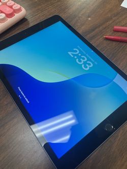 Apple iPad Space Gray 8th Generation