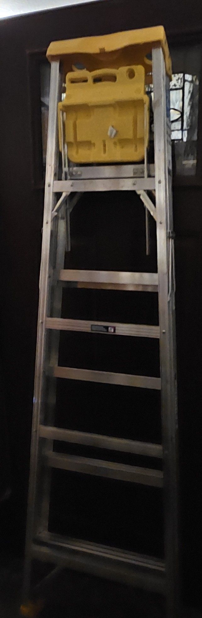 WERNER ALUMINUM STEP LADDER....250 LBS....6 FT (MAX REACH 10 FT)....NEW.....$ 50