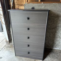 Dresser