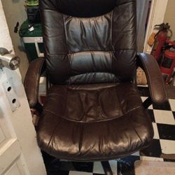 Nice Chair  Goes Up Down 