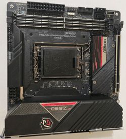 Z690 PHANTOM GAMING ITX/TB4