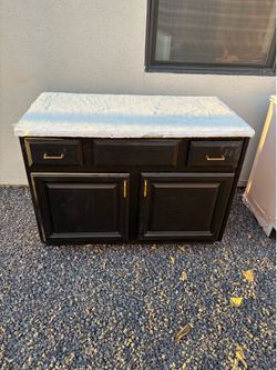 Storage cabinets drawers