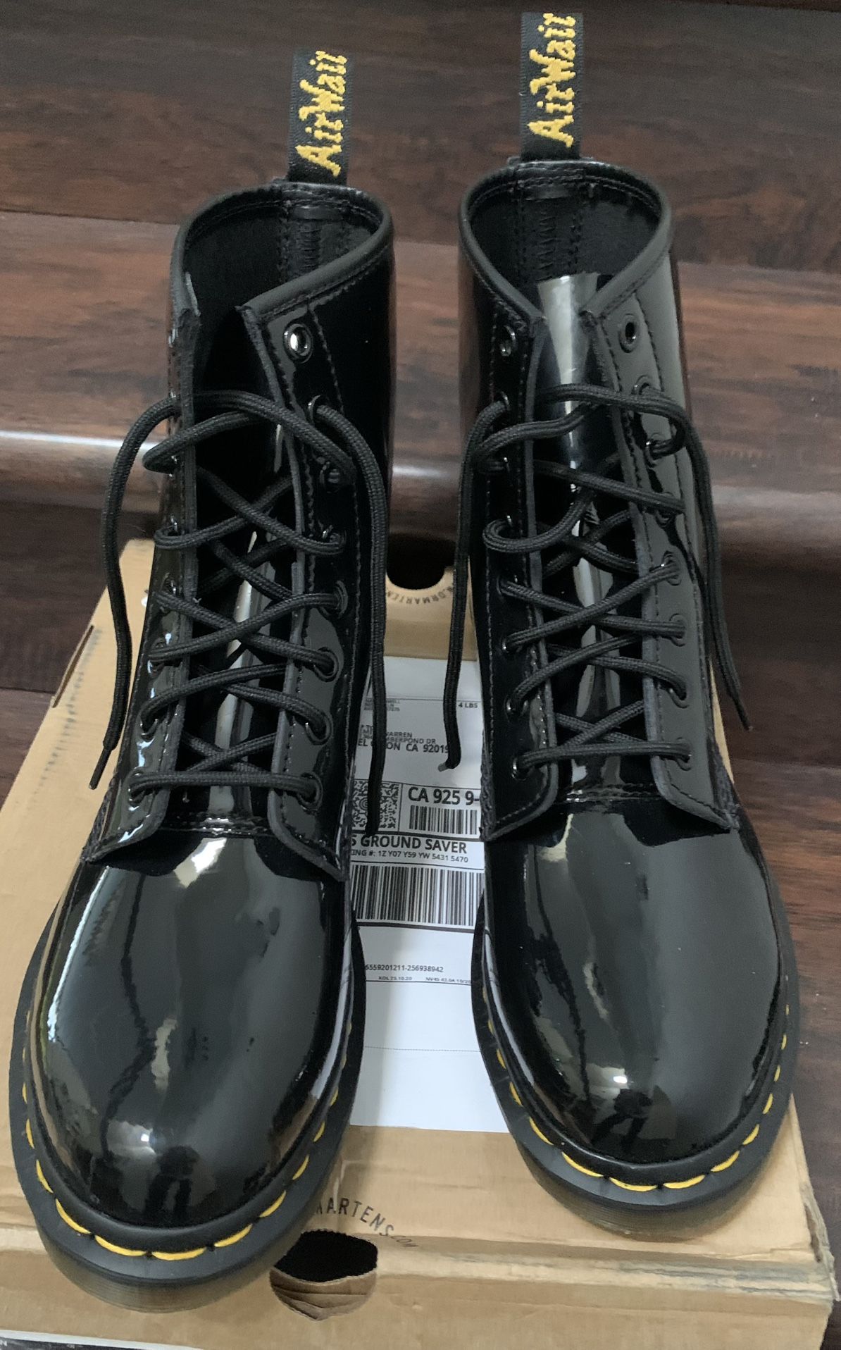 New In Box Dr. Doc Martens 1460 Black Patent Lamper Leather Boots Women’s 10
