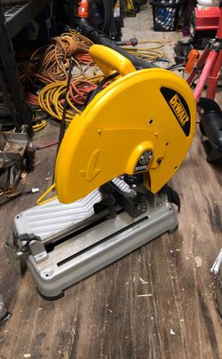 Metal cutoff saw