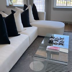 Minimalist Glass Coffee Table - Looks Brand new 