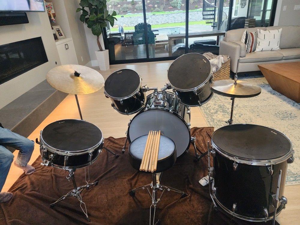 Pacific Drum Set With Vic Firth  Covers