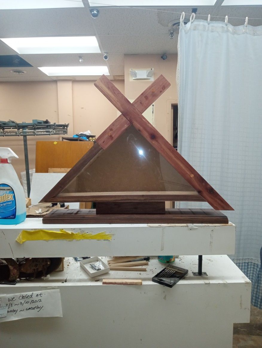Cross Flag Box
