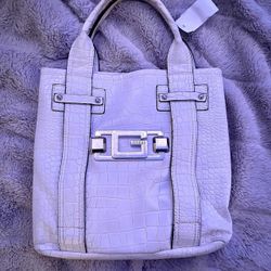 GUESS white purse(brand new) 