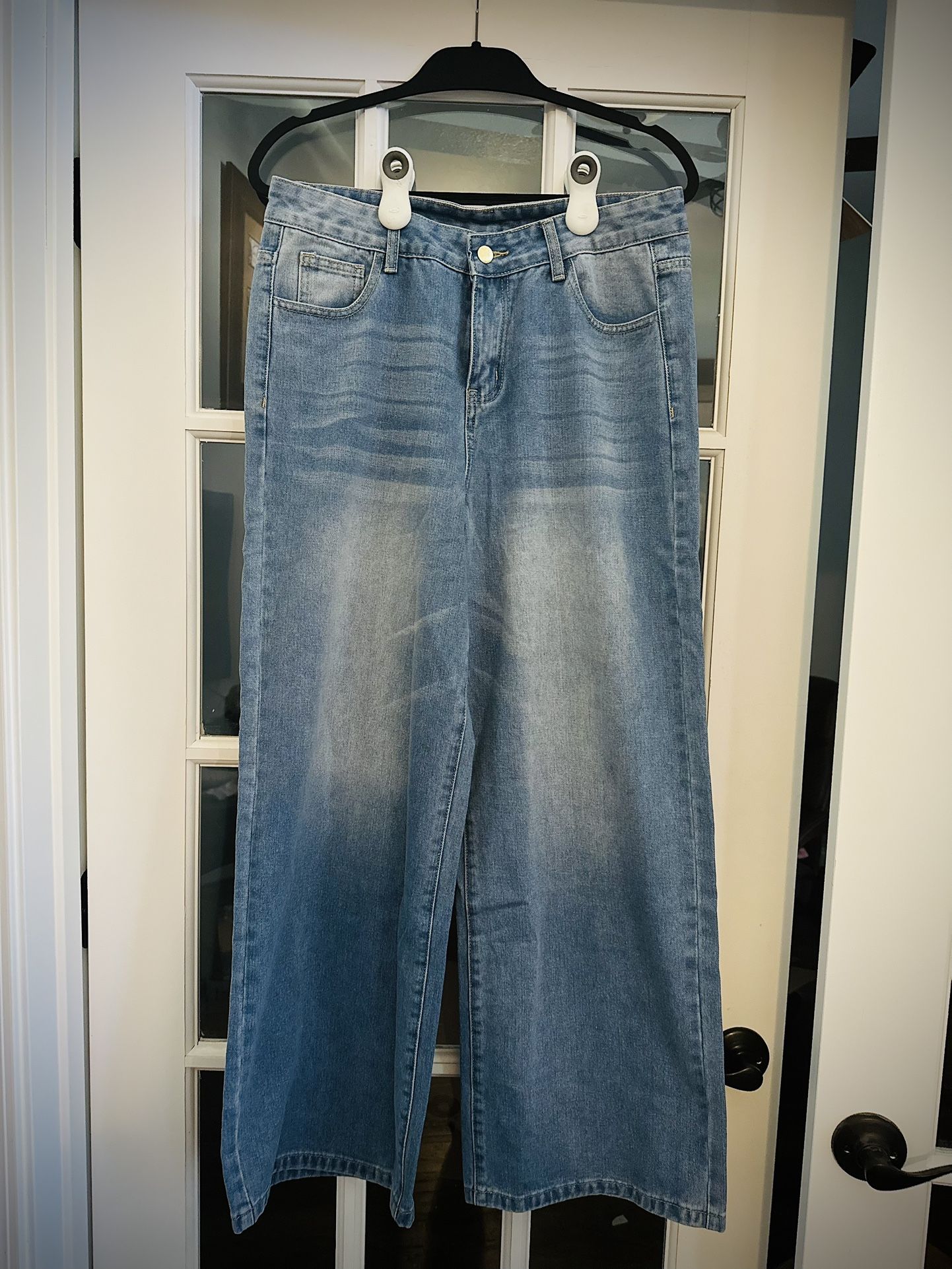 Women’s Wide-Leg Jeans – Size Medium