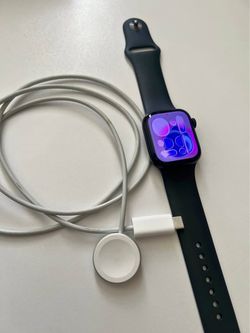 Apple Watch Series 8 41mm Midnight – 98% Battery
