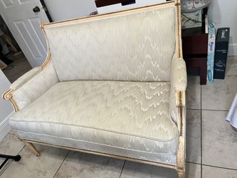 Love Seat Vintage 