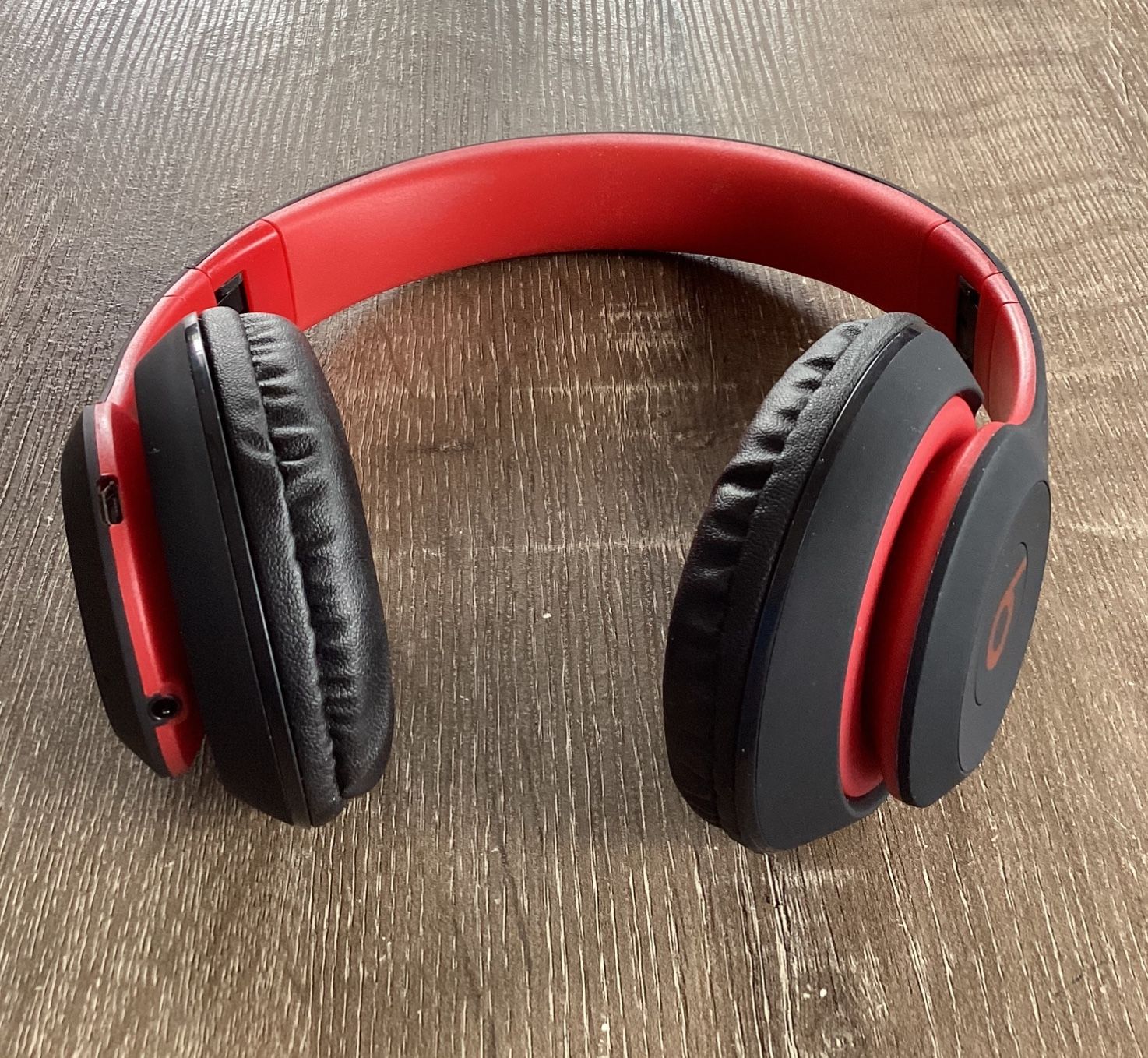 Beats Solo3 Wireless Headphones Black/Red