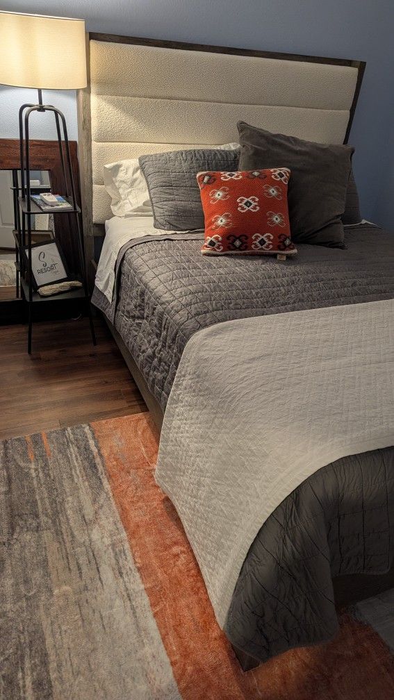 Queen Bedroom DEAL Of The Century