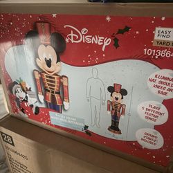 Mickey Mouse nutcracker
