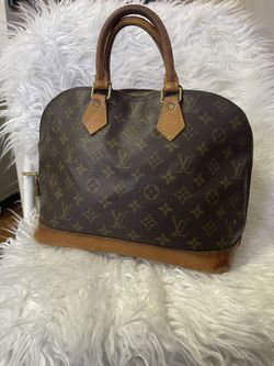 Louis Vuitton Alma Hand Bag for Sale in Cleveland, OH - OfferUp