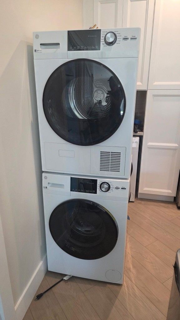 Barely Used, Like NEW washer/dryer All Electric
