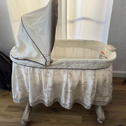 Delta Children Portable Bassinet