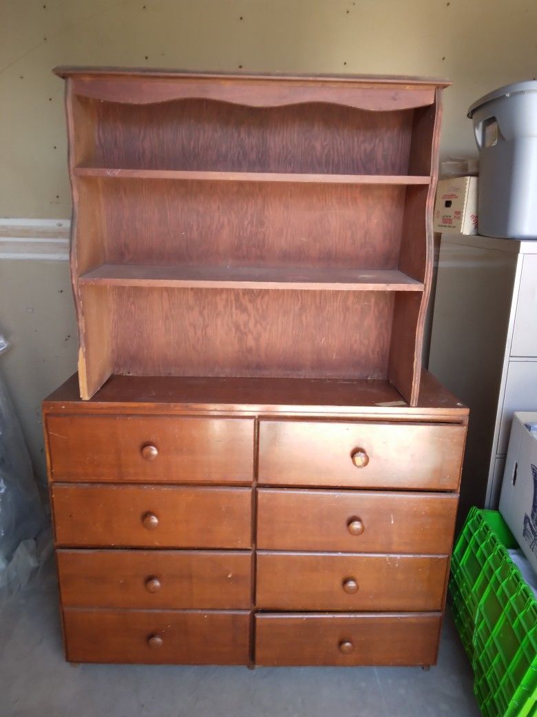 Nice 8 DRAWER WOODEN DRESSER & MATCHING SEPARATE SHELF.