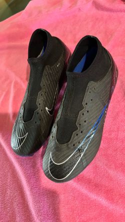 Soccer cleats size 5