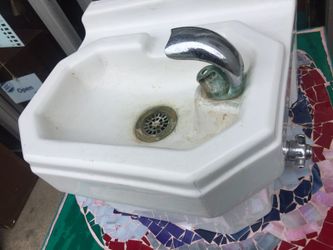 Antique water fountain with brass 1920's fixtures in Great shape
