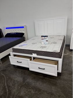 New queen bed frame with mattresss
