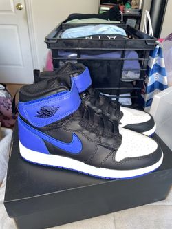 Brand New Jordan 1 High FlyEase size 5.5Y
