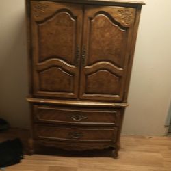 Dresser 