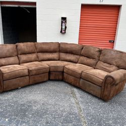 Beautiful Brown Sectional!