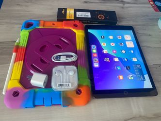 📱 Apple iPad 8th Generation (10.2” Retina, 32GB, Wi-Fi) 🔥