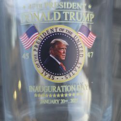 Trump whiskey glasses set