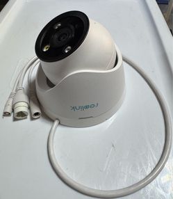 ReloLink D1200 4K Ultra HD Indoor-Outdoor Security Camera with Mounting Base